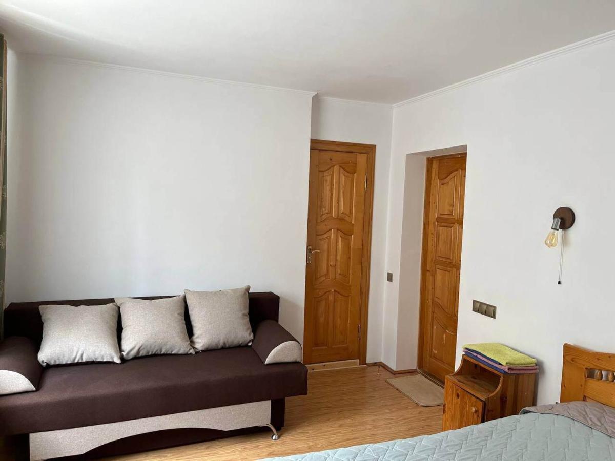 Oskolok Dovbusha Mini-Hotel ยาเรมชา ภายนอก รูปภาพ