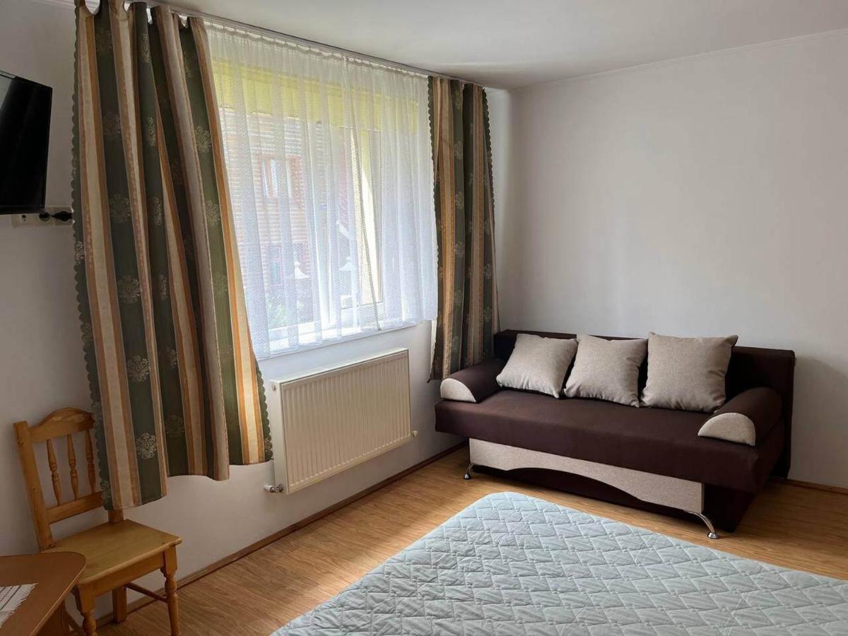 Oskolok Dovbusha Mini-Hotel ยาเรมชา ภายนอก รูปภาพ
