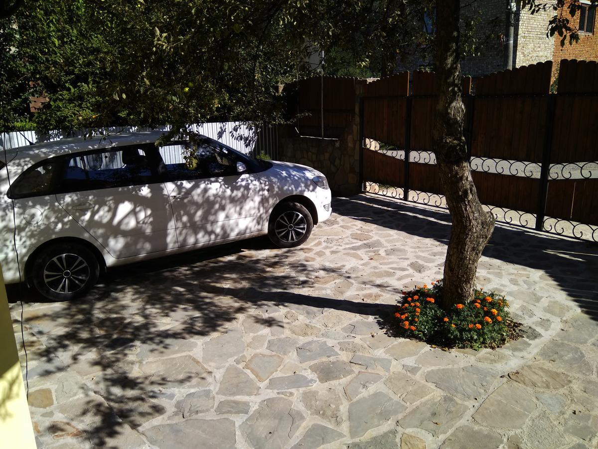 Oskolok Dovbusha Mini-Hotel ยาเรมชา ภายนอก รูปภาพ