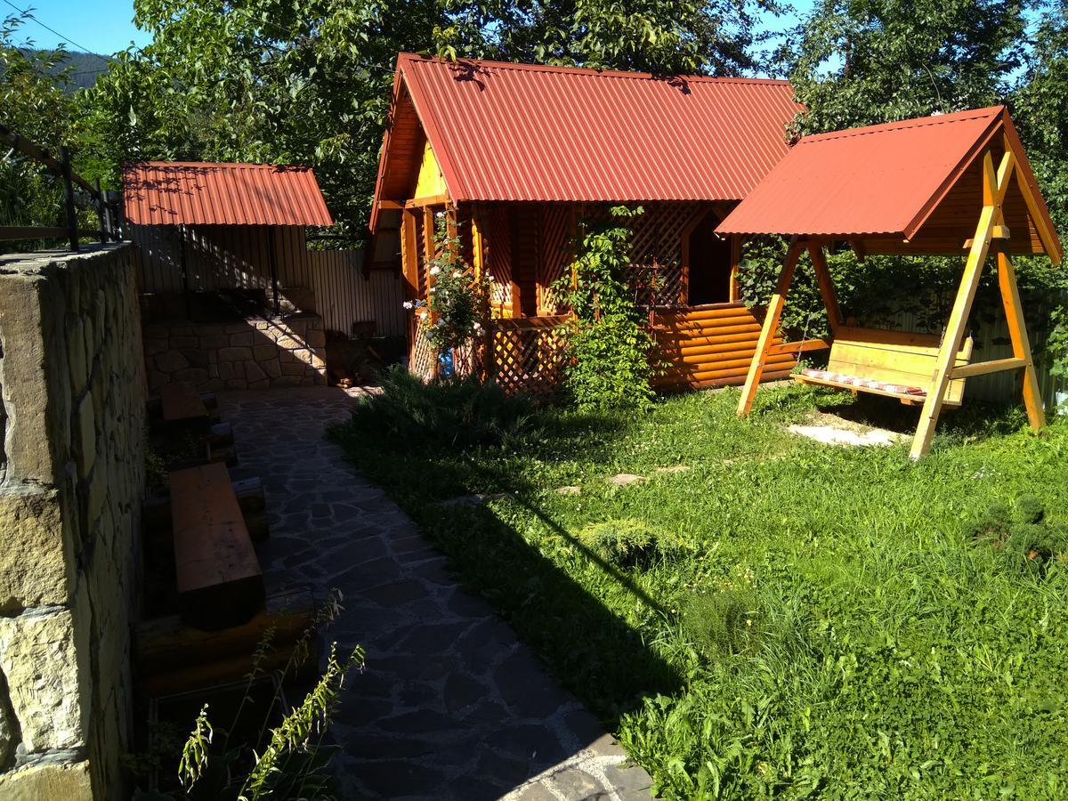 Oskolok Dovbusha Mini-Hotel ยาเรมชา ภายนอก รูปภาพ